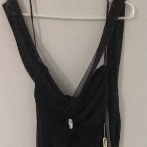 Black full length evening dress. Never worn. Tags still on - Picture 1 of 4